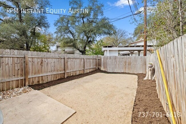 Building Photo - 8110 Ceberry Dr