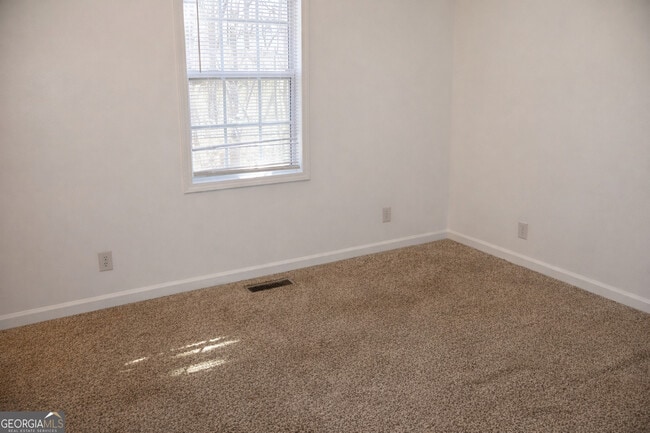 Building Photo - 1949 Karen Cir