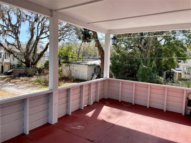 Building Photo - 215 W 16th St