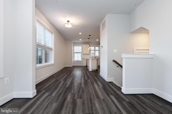Building Photo - 12731 Vuillard St