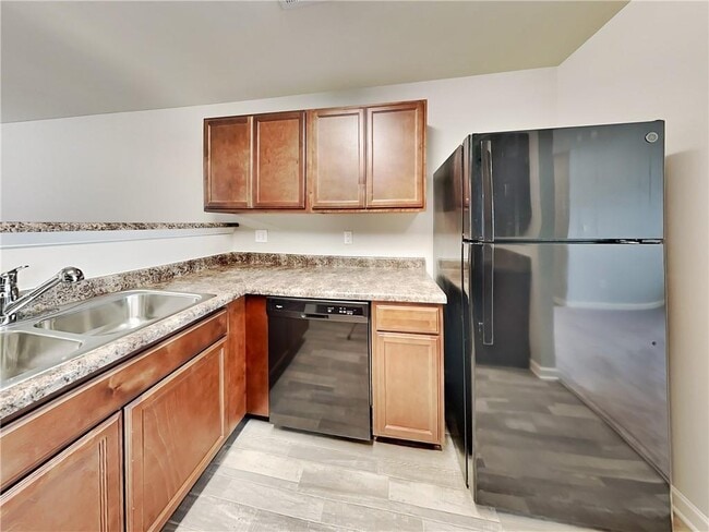 Building Photo - 2565 Piering Dr