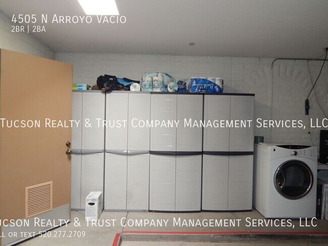 Building Photo - 4505 Arroyo Vacio