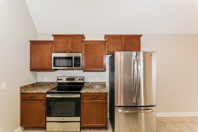 Building Photo - 8419 Pinnacle Dr