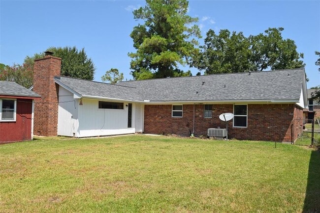 Building Photo - 7015 Carvel Ln