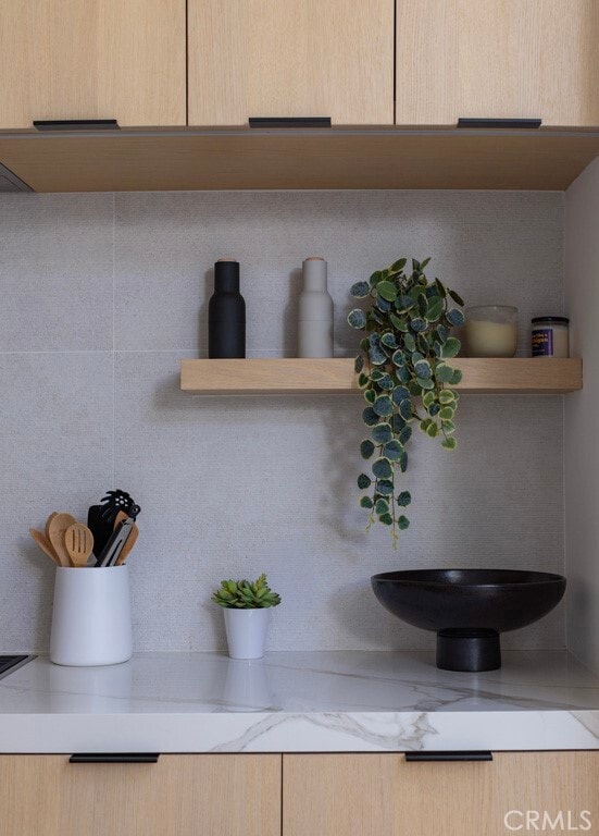 Building Photo - 422 Larkspur Ave