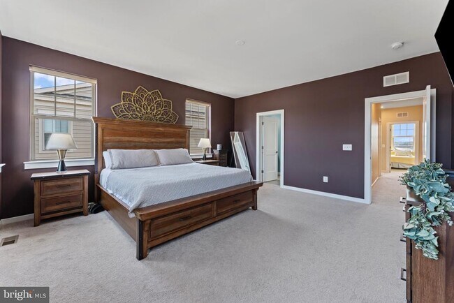 Building Photo - 304 Petite Sirah Terrace SE