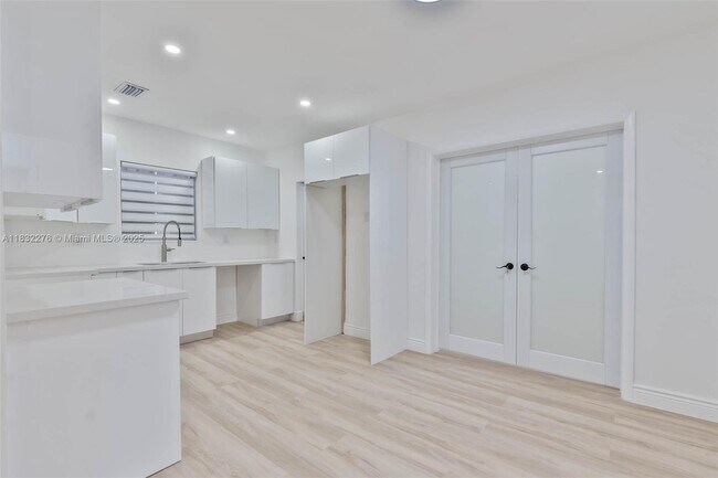 Building Photo - 583 NW 47th Terrace