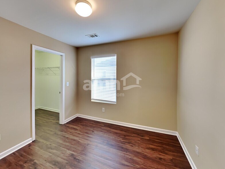 Building Photo - 3939 Cutler Donahoe Way