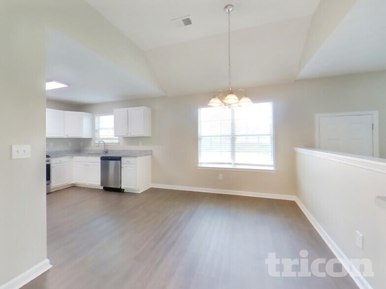 Building Photo - 3120 Far Emerald Land