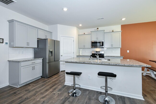 Building Photo - 4716 Reedy Creek Farm Cir