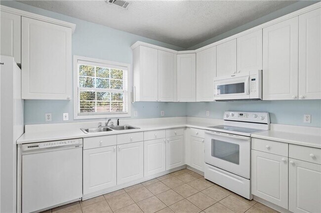Building Photo - 1213 N Dean Rd