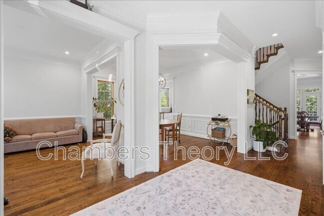 Building Photo - 7010 Girard St