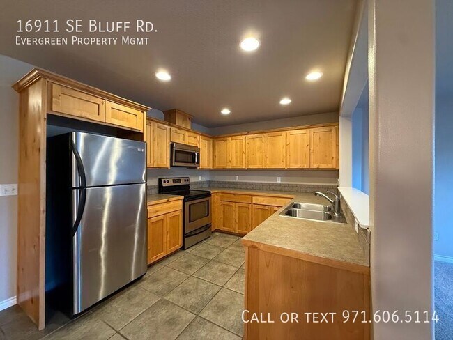 Building Photo - 16911 SE Bluff Rd