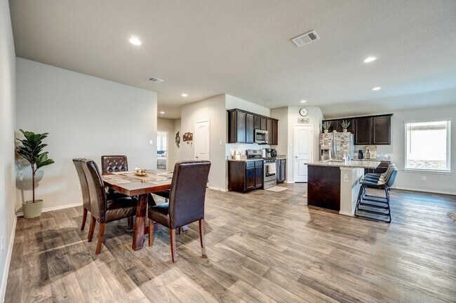 Building Photo - 22635 Busalla Trail