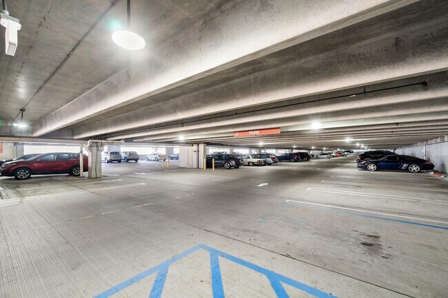Building Photo - 630 S Sapodilla Ave