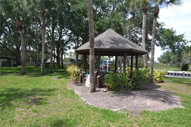 Building Photo - 329 Moorings Cove Dr