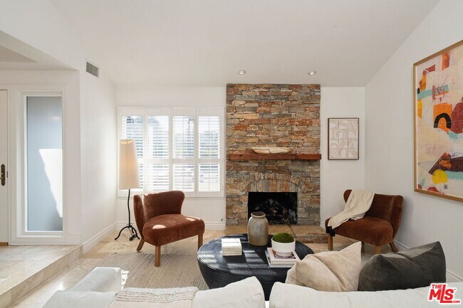Building Photo - 6497 Country Club Dr
