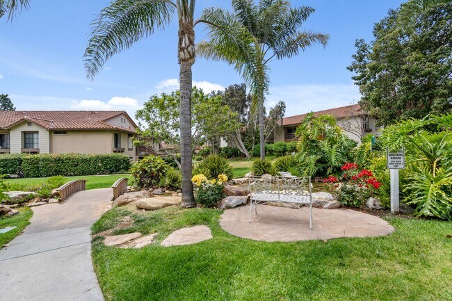 Building Photo - 2BR, 2BA UPGRADED CONDO DEL MAR! PET FRIEN...