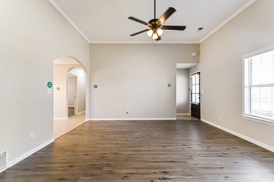 Building Photo - 184 Pebble Creek Cove E