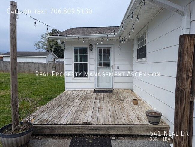 Building Photo - 541 Neal Dr