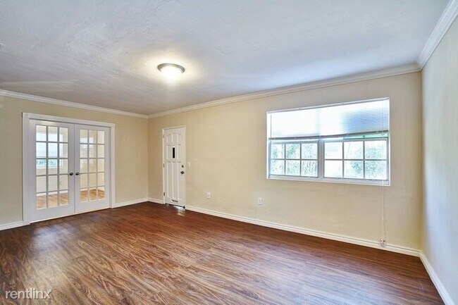 Building Photo - 2 br, 1 bath House - 571 NE 110th Ter