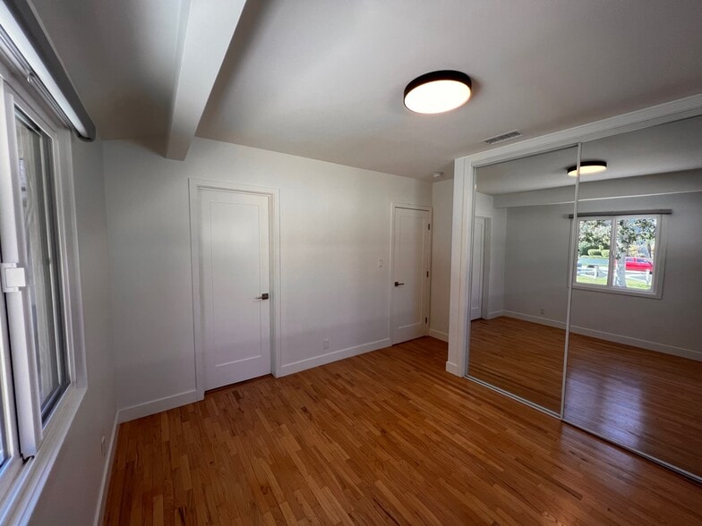 Building Photo - 6641 Glade Ave