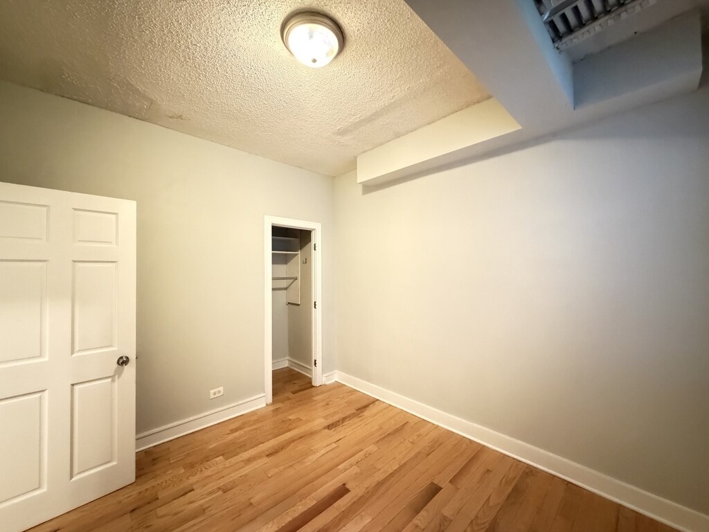 Building Photo - 525 W Surf