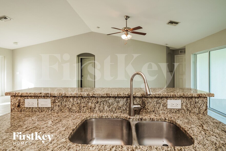 Building Photo - 3507 NW 19th Terrace