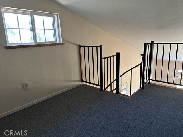 Building Photo - 538 Iris St