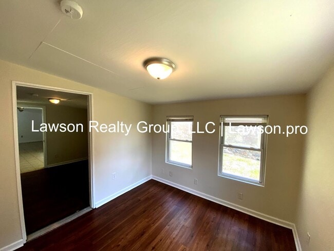 Building Photo - Cozy Three Bedroom Home in Salem with Shed