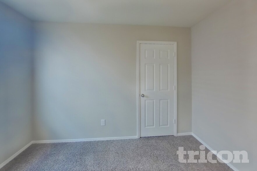 Building Photo - 1023 Spofford Dr