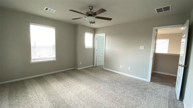 Building Photo - 7059 Silverleaf Oak St