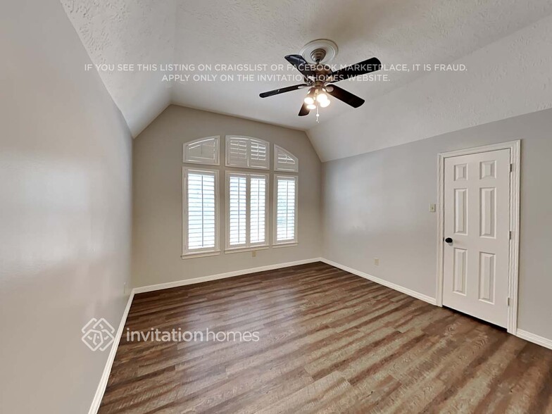 Building Photo - 12707 Wilbury Park