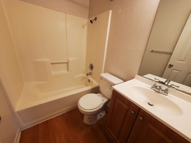 Building Photo - 1733 Horseshoe Cir