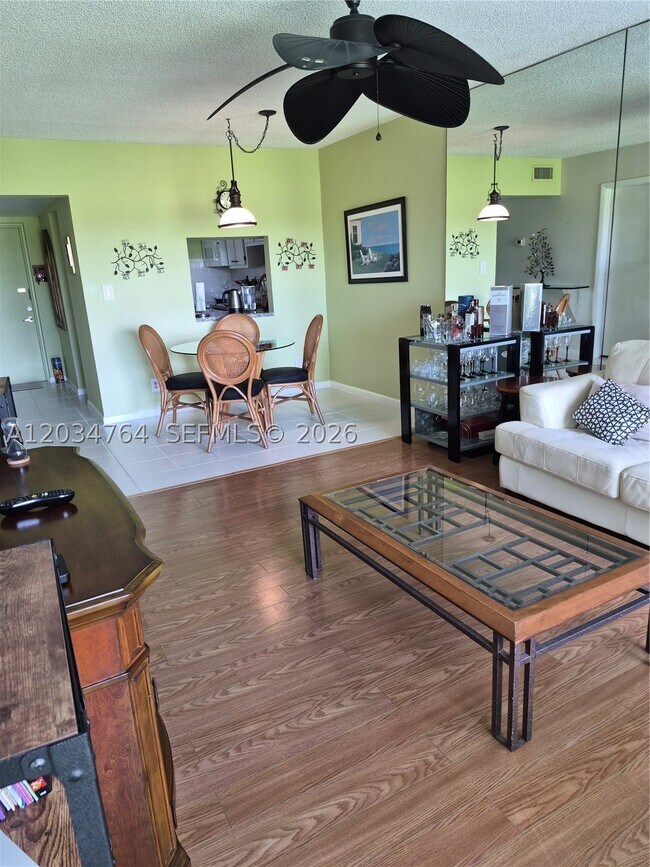Building Photo - 7797 Golf Cir Dr