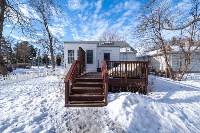 Building Photo - 3957 Ewing Ave S