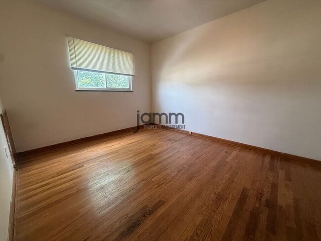 Building Photo - 4201 Rocky River Dr