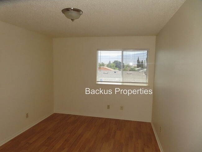 Building Photo - Newly renovated three bedroom duplex in Soledad