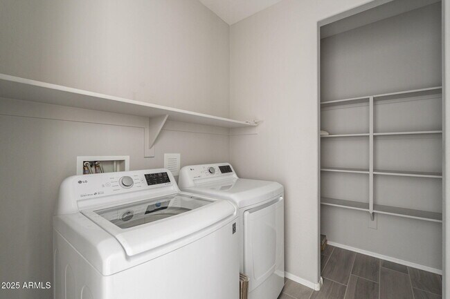 Building Photo - 25812 N 162nd Dr