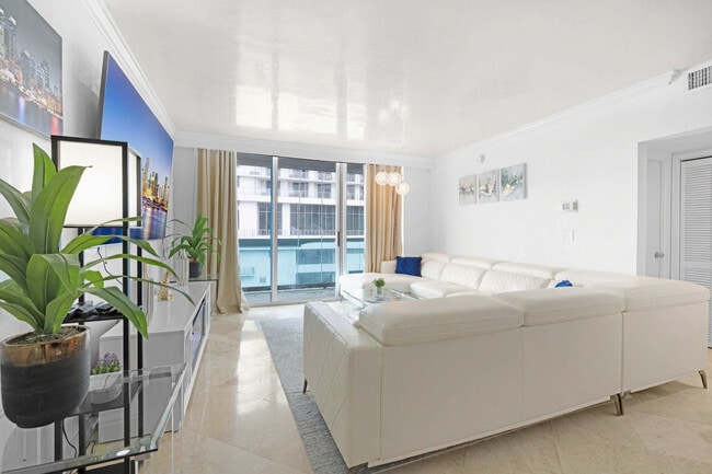 Building Photo - 4001 S Ocean Dr