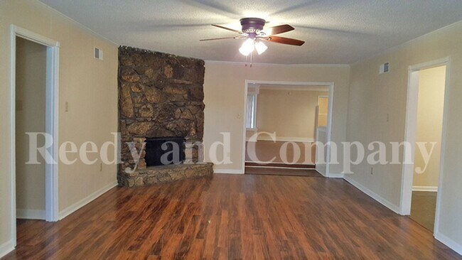 Building Photo - 3340 Morningview Dr