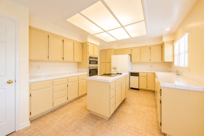 Building Photo - 3016 Ransford Cir