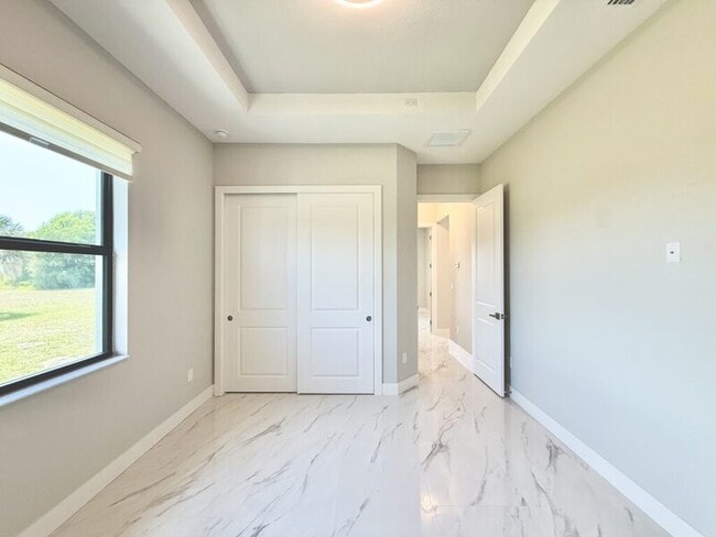 Building Photo - 20 Coxswain Dr