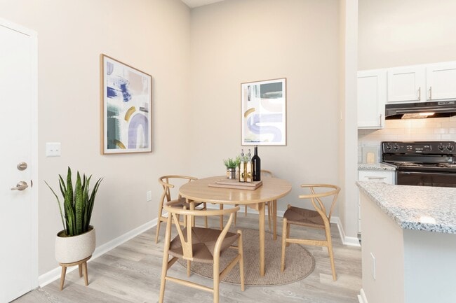 Building Photo - The Hampton