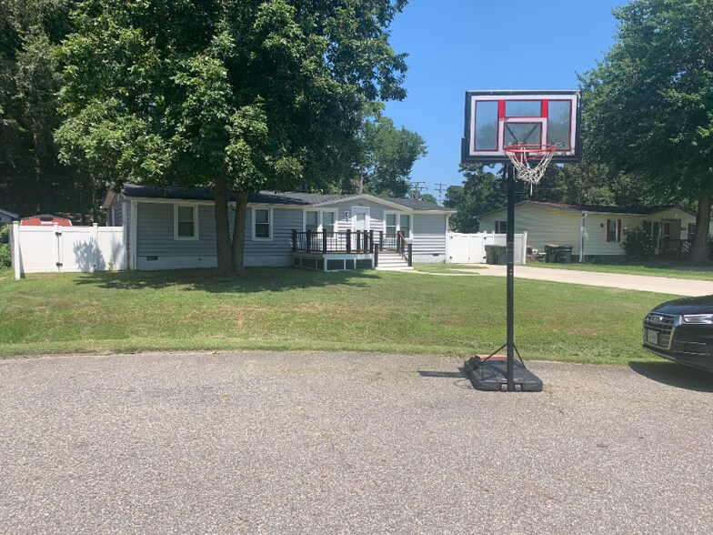 Building Photo - 102 Blackwood Ct