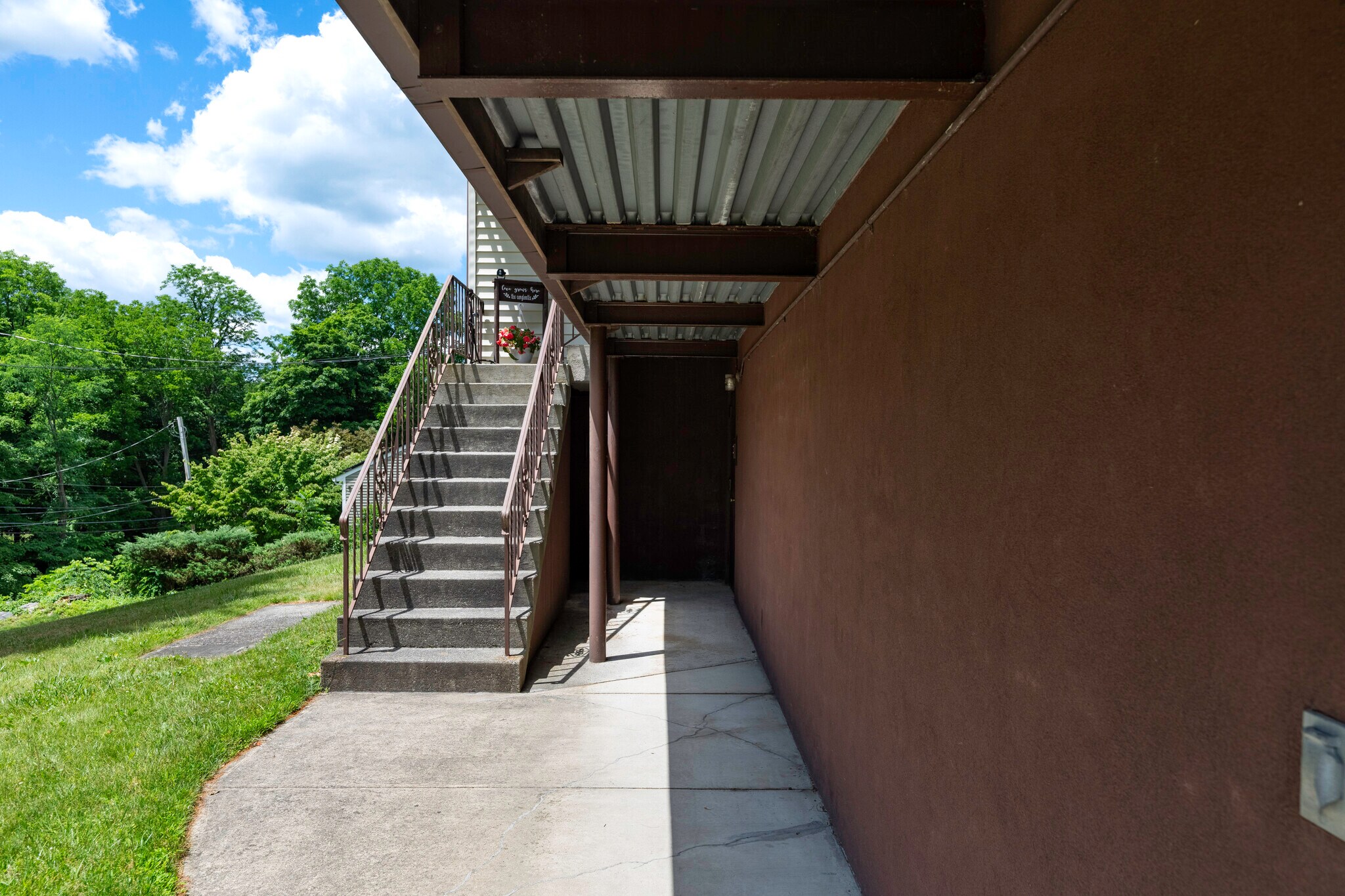 Building Photo - 28 Miller Hill Rd