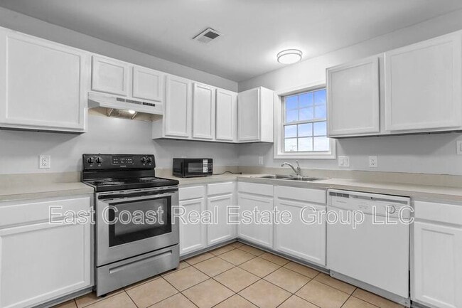 Building Photo - 119 E Rd