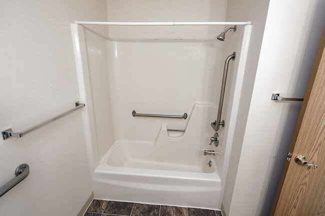 Building Photo - 3421 Portia St