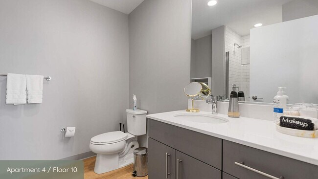 Building Photo - 853 W Blackhawk St