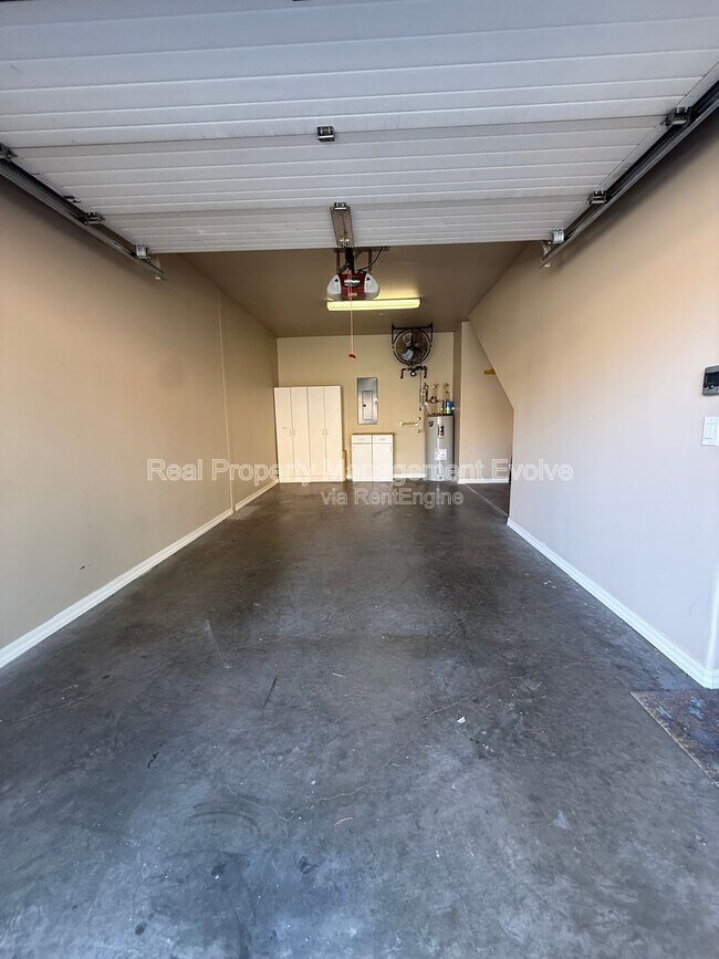 Building Photo - 20660 N 40th St